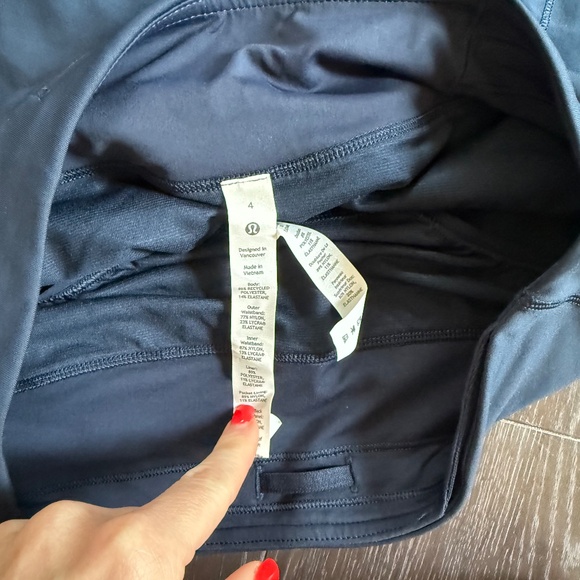 Lululemon shorts - Picture 3 of 4